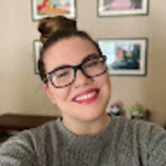 Meet your Posher, Nicole - Picture 1 of 1